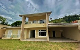 Aluga-se casa para Temporada